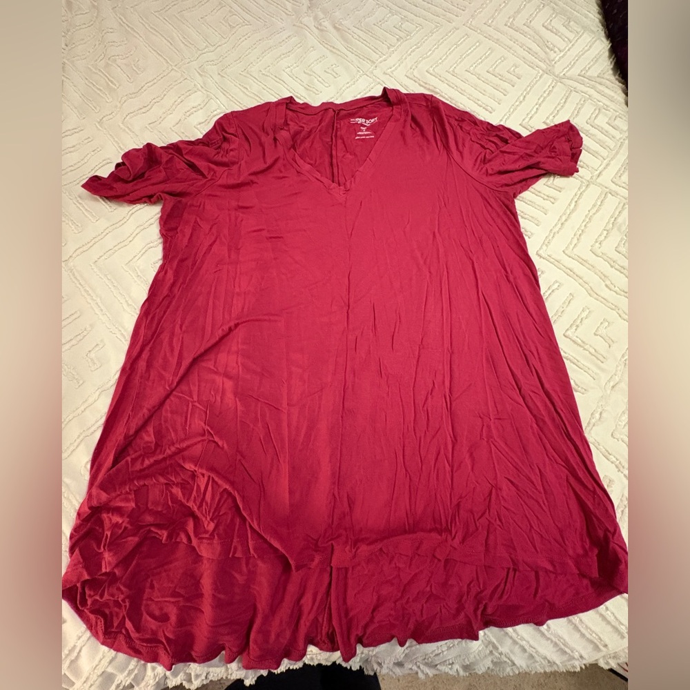 Torrid Red Short Sleeve V-Neck Tee